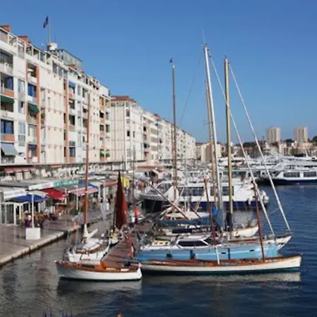 Climatise Au Mourillon Apartman *